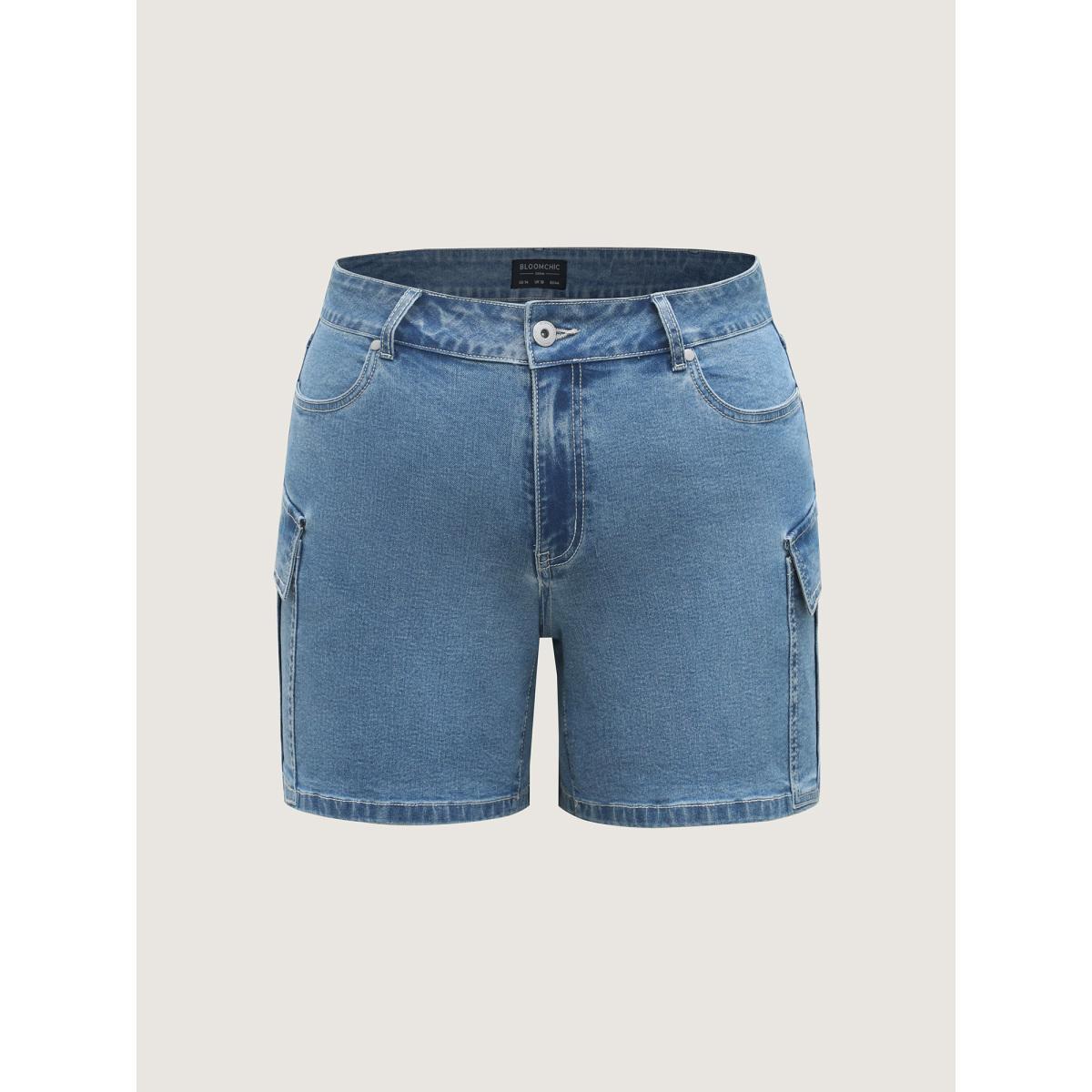 Plus Size Side Pockets Wide-Leg Denim Shorts Women Midblue High stretch Everyday-Casual Slanted pocket Denim Shorts BloomChic 16/1X Product Image