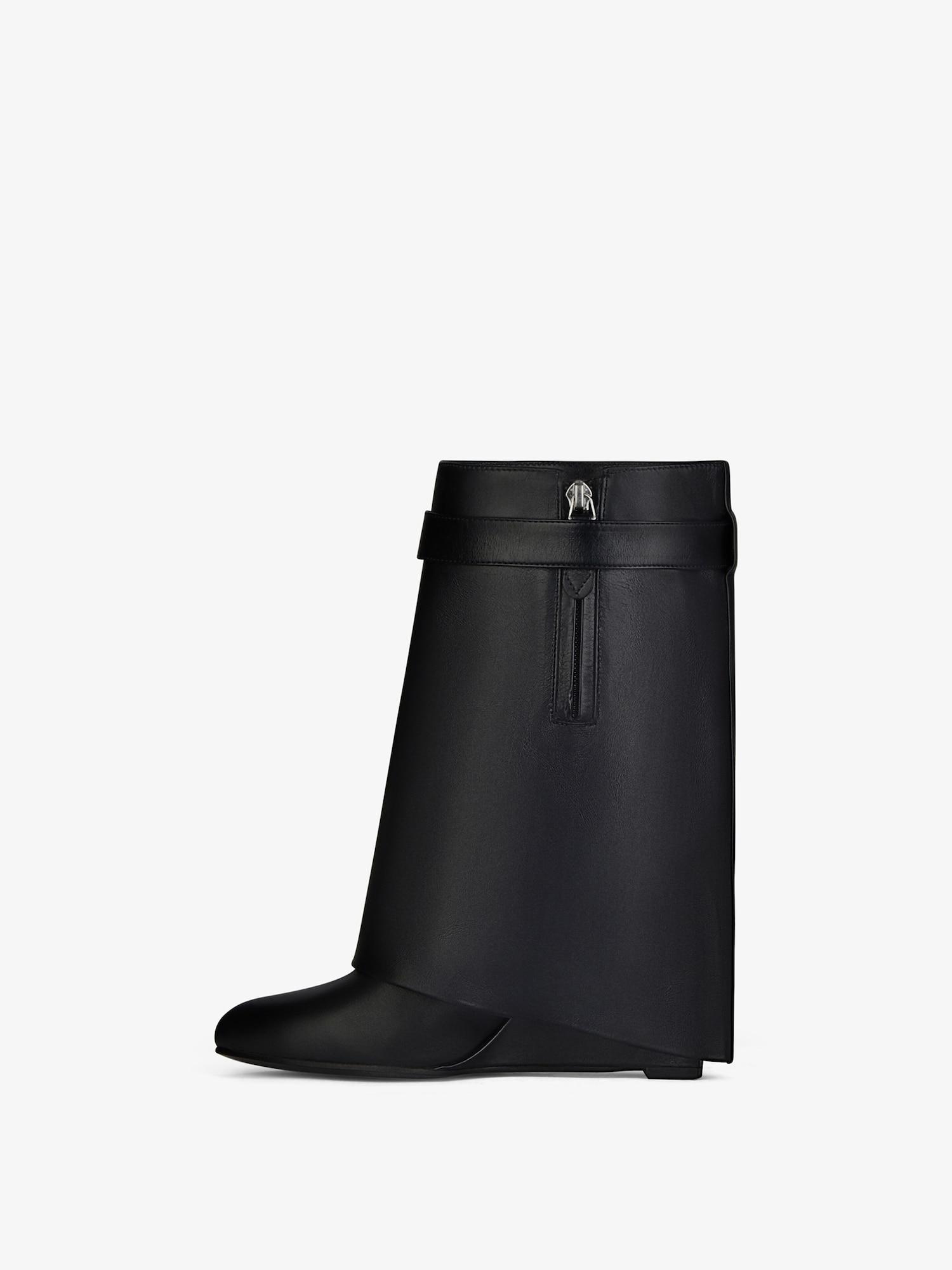 Shark Lock ankle boots in leather Product Image
