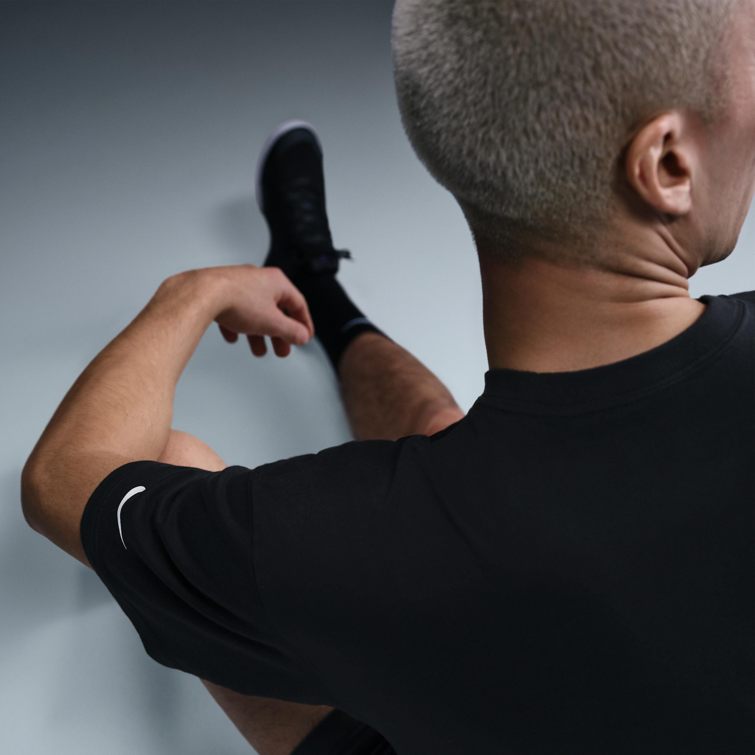 Nike Men's Kobe Basketball T-Shirt Product Image