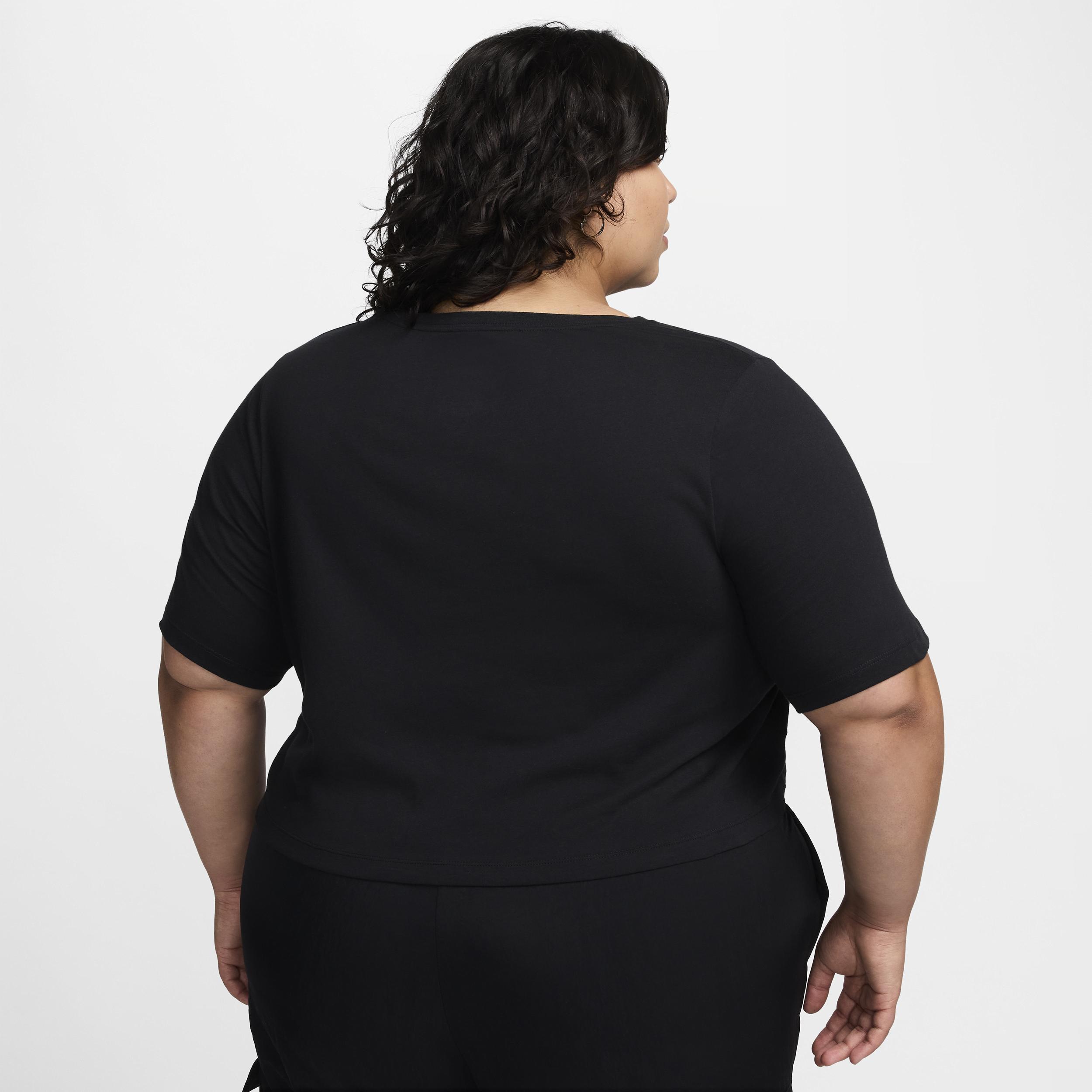 Nike Sportswear Essential Women's Cropped Logo T-Shirt (Plus Size) Product Image