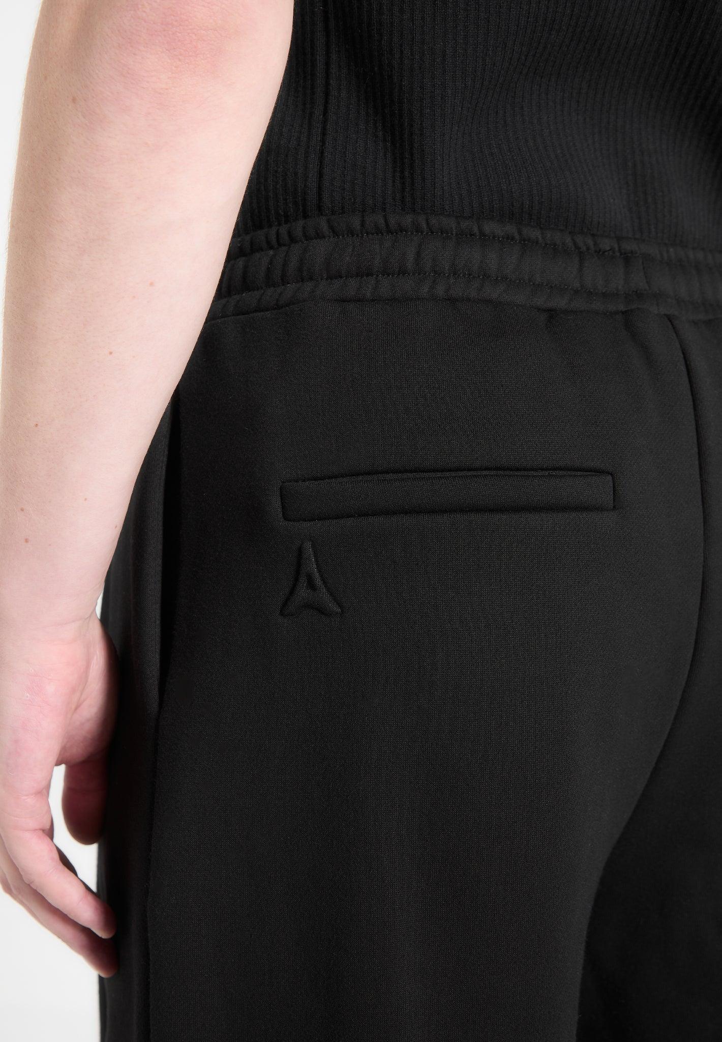 Éternel Box Pleated Relaxed Jogger - Black Male Product Image