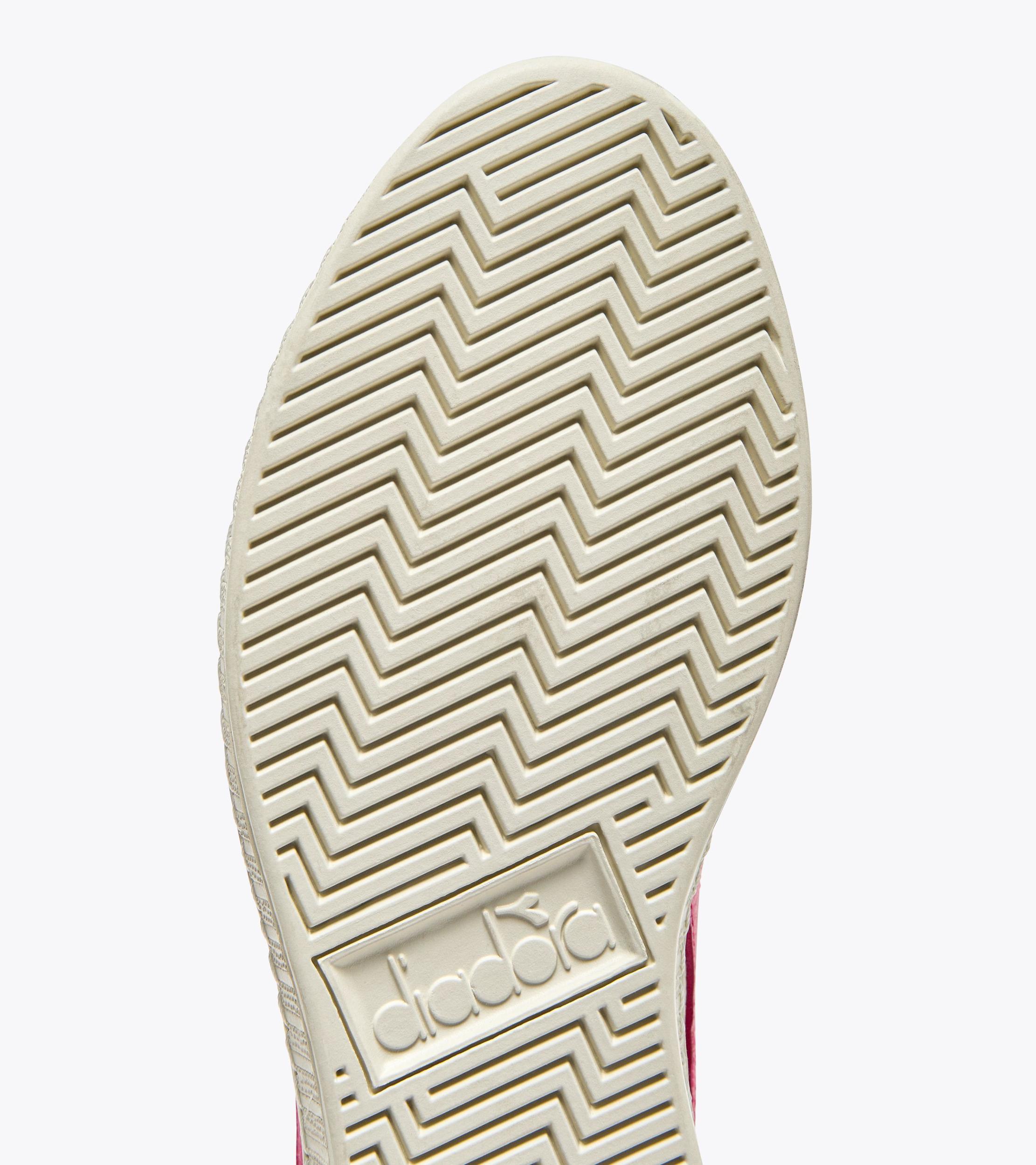 GAME L LOW WAXED Product Image