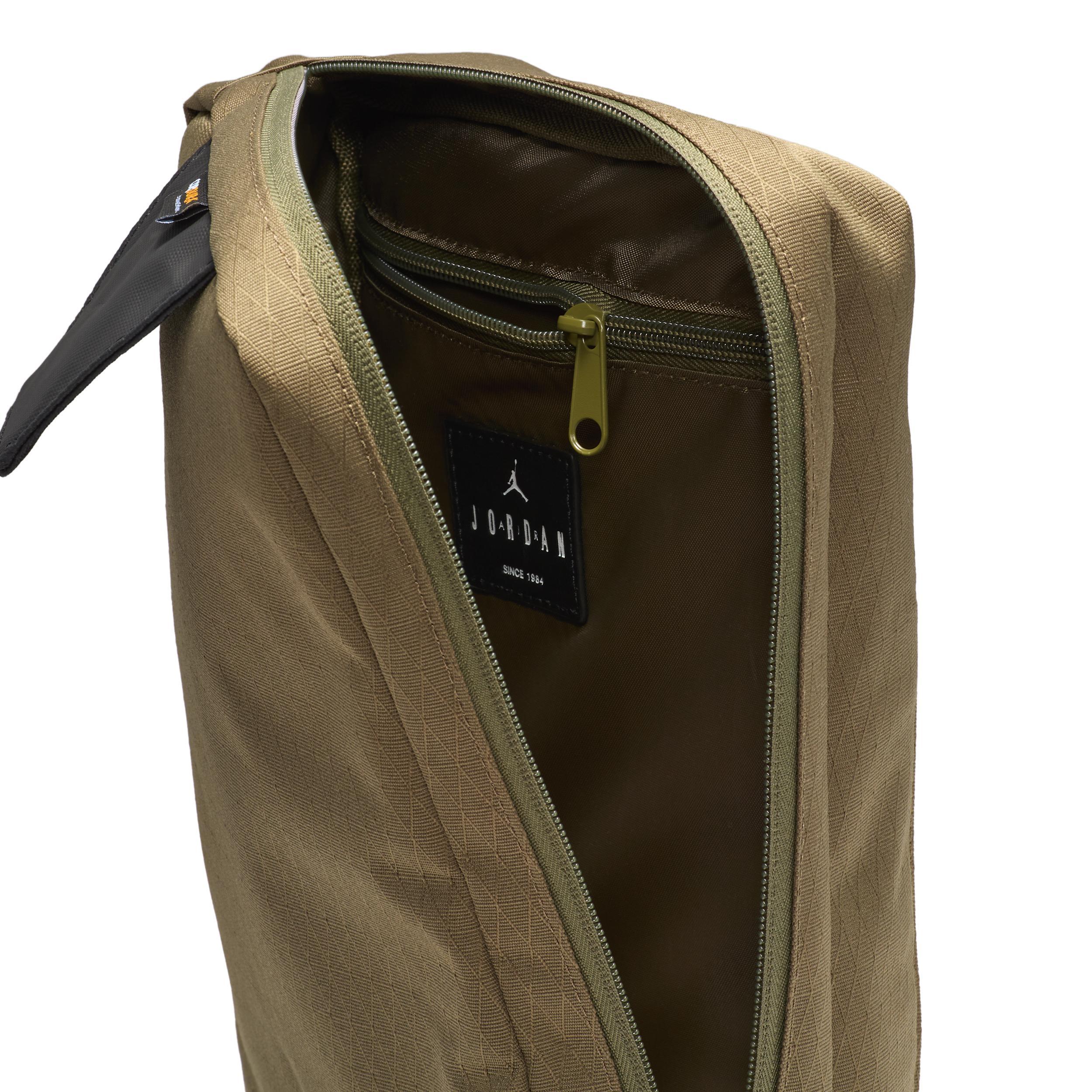 Men's Jordan Collectors Crossbody Bag (3L) Product Image