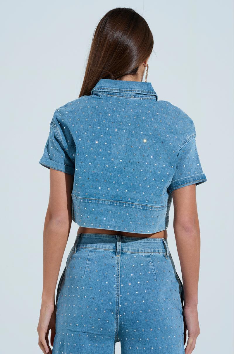 IT'S GIVING BUTTON DOWN TOP Product Image