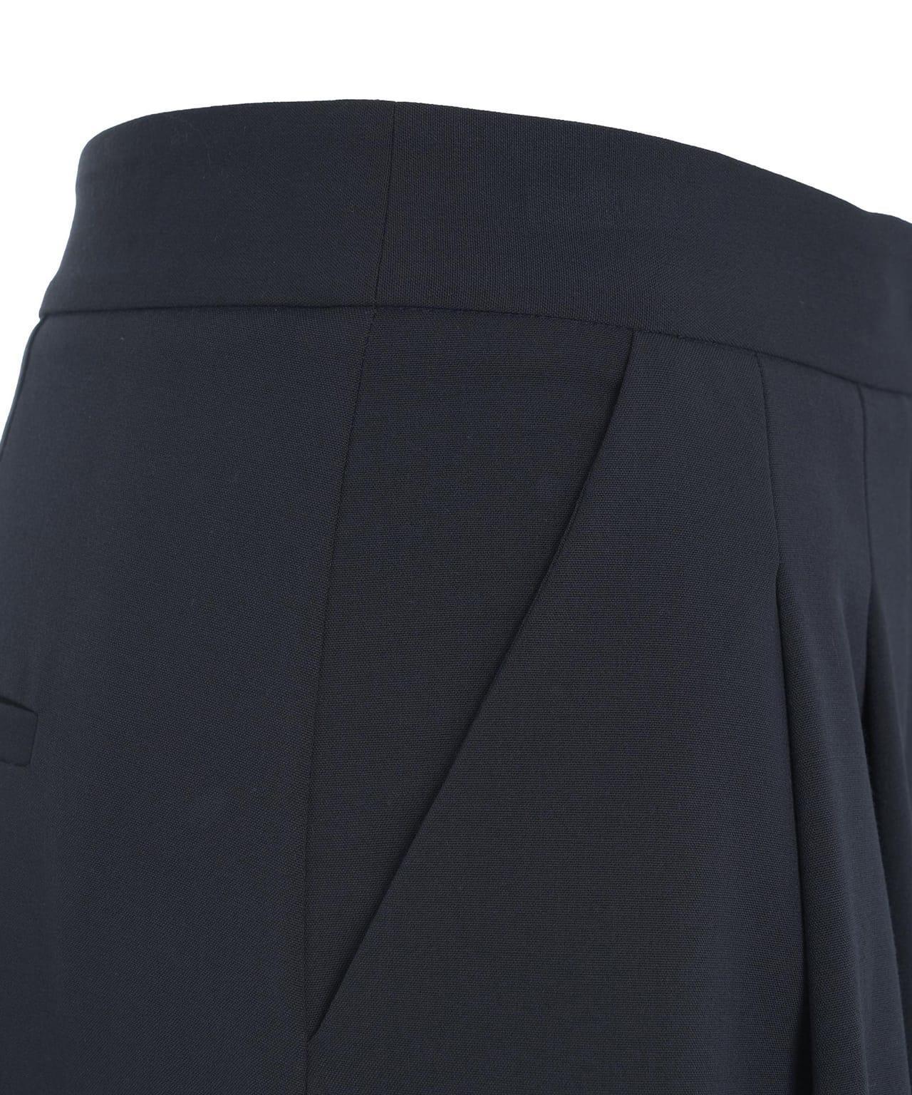 Bermudas with pleats Product Image