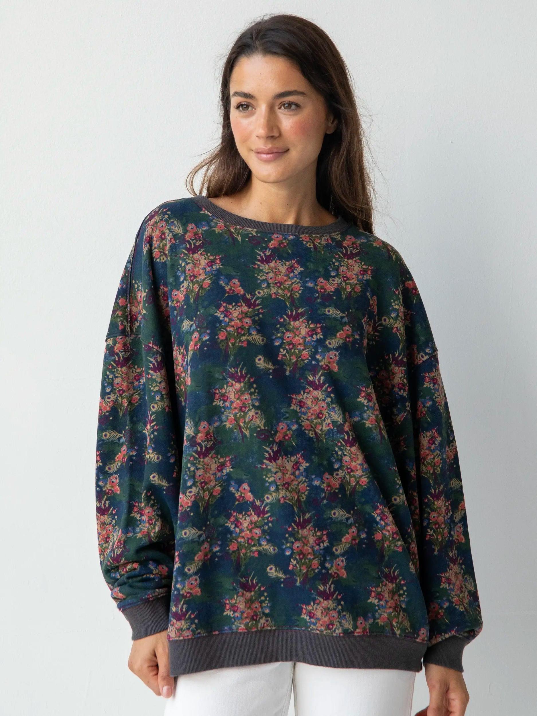 2-in-1 Oversized Sweatshirt - Navy Red Feathers Product Image