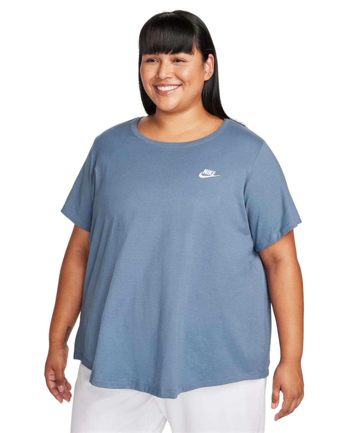 Women's Nike Sportswear Club Essentials T-Shirt (Plus Size) Product Image