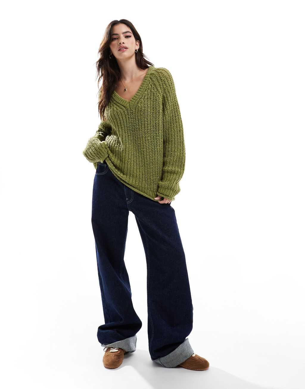 Stradivarius chunky v neck sweater in green Product Image