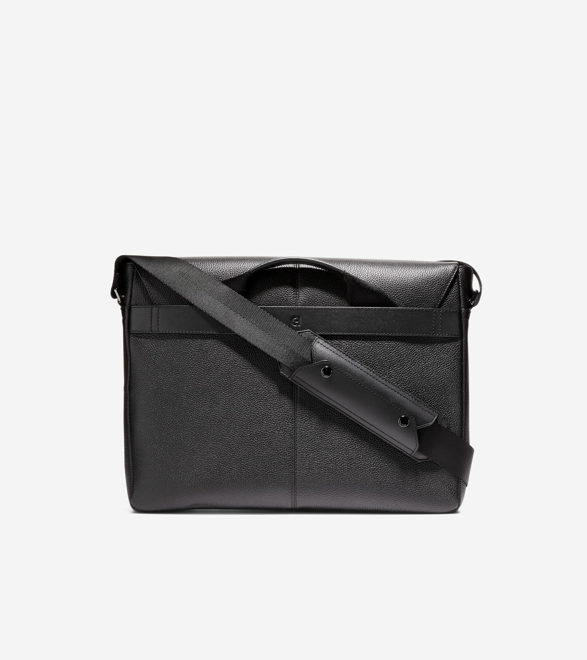 Pebble Traveler Wallet Product Image