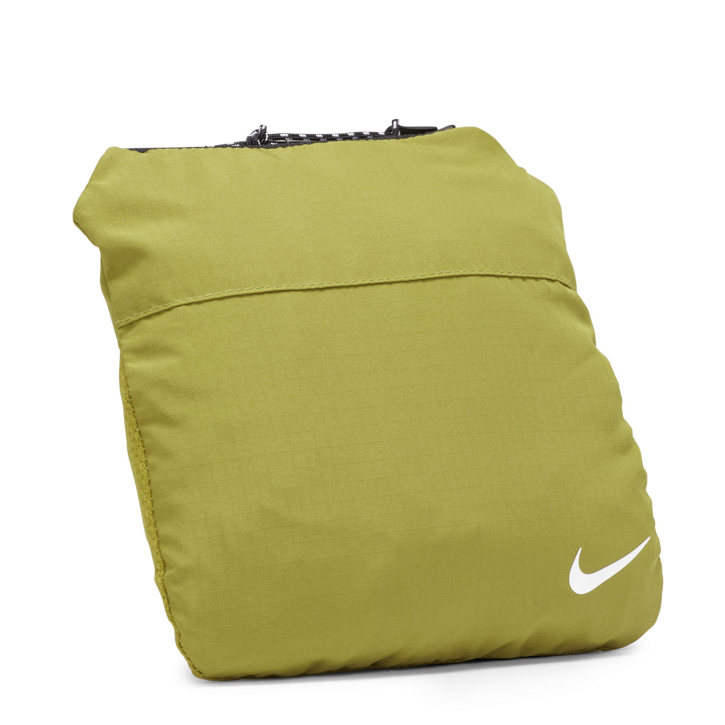 Nike Men's 5" Belted Packable Swim Trunks Product Image