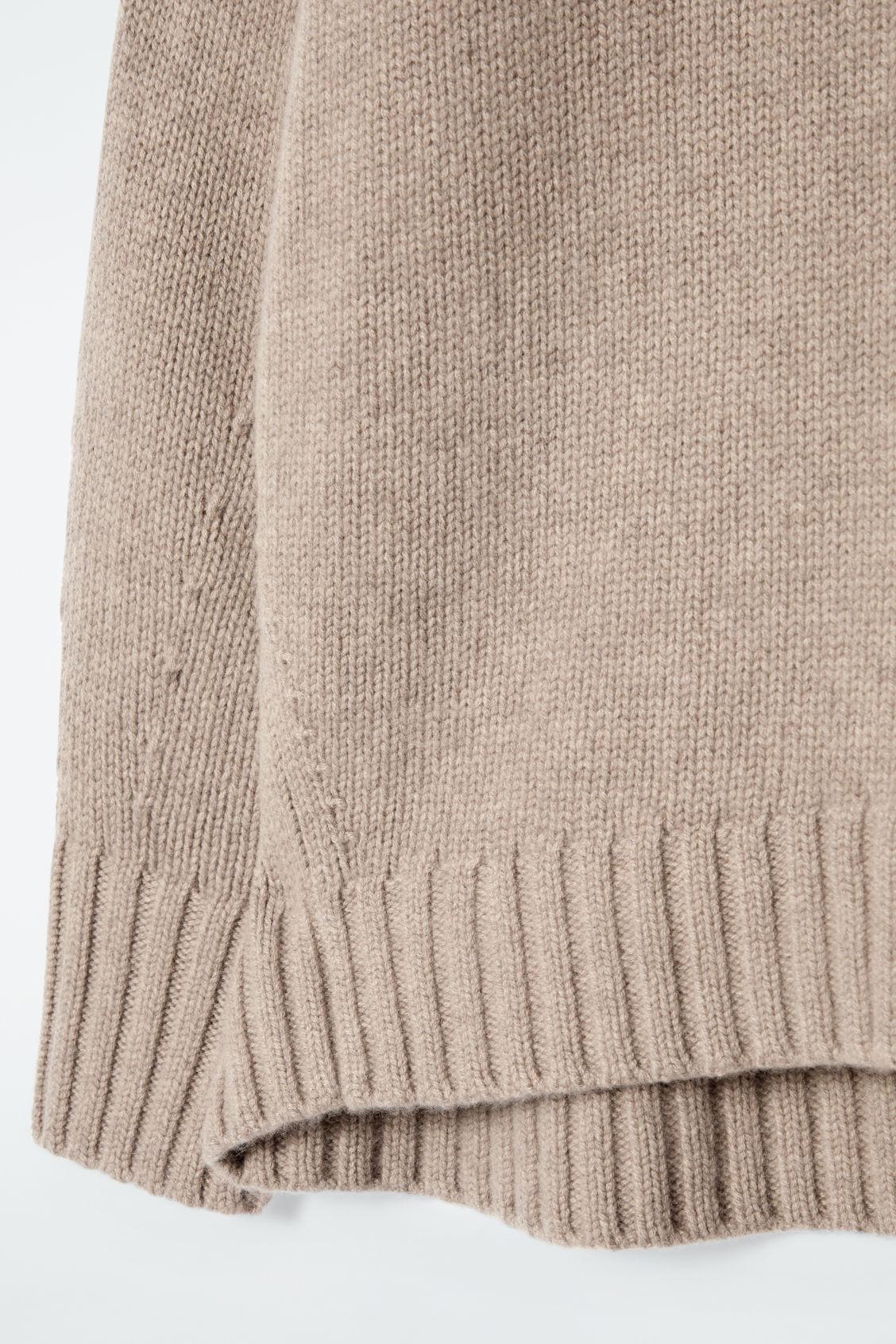 CHUNKY PURE CASHMERE CREW-NECK SWEATER Product Image