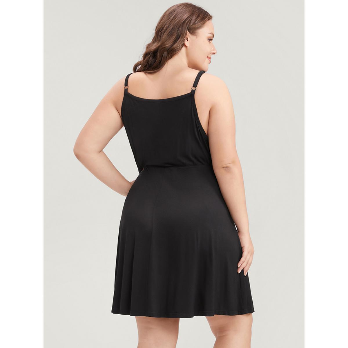 Plus Size Solid Contrast Lace Trim Cami Night Dress Women Black Elegant Plain Spaghetti Strap Loungewear BloomChic 12/L Product Image