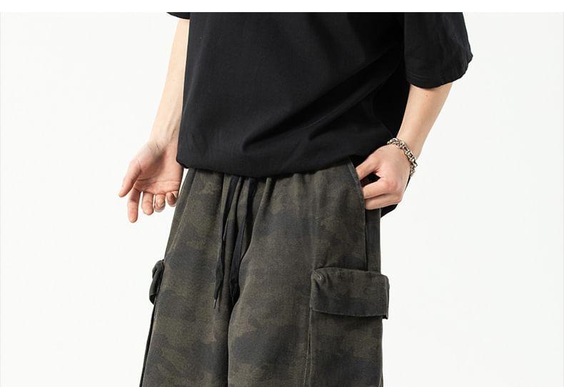 High Waist Camouflaged Print Wide Leg Cargo Shorts Product Image