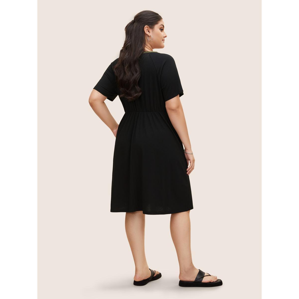 Plus Size Round Neck Colorblock Contrast Raglan Sleeve Dress Black Women Casual Contrast Round Neck Short sleeve Curvy BloomChic 18-20/2X Product Image
