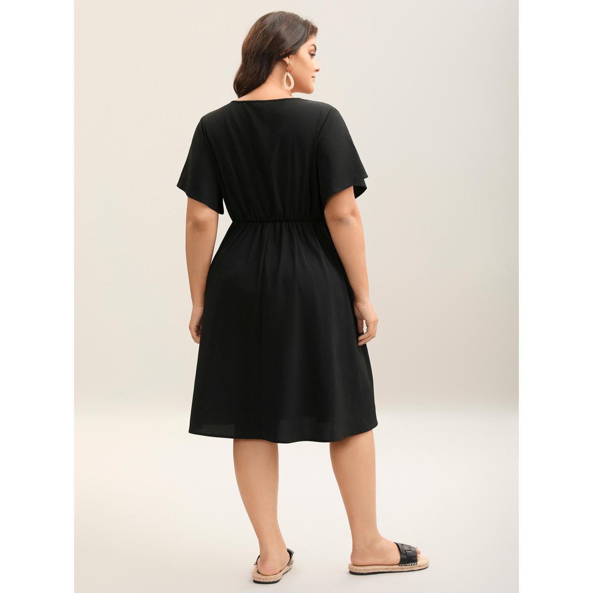 Plus Size Colorful Stripes Textured Pockets Midi Dress Black Women Flat collar with V-notch Short sleeve Curvy BloomChic 18-20/2X Product Image