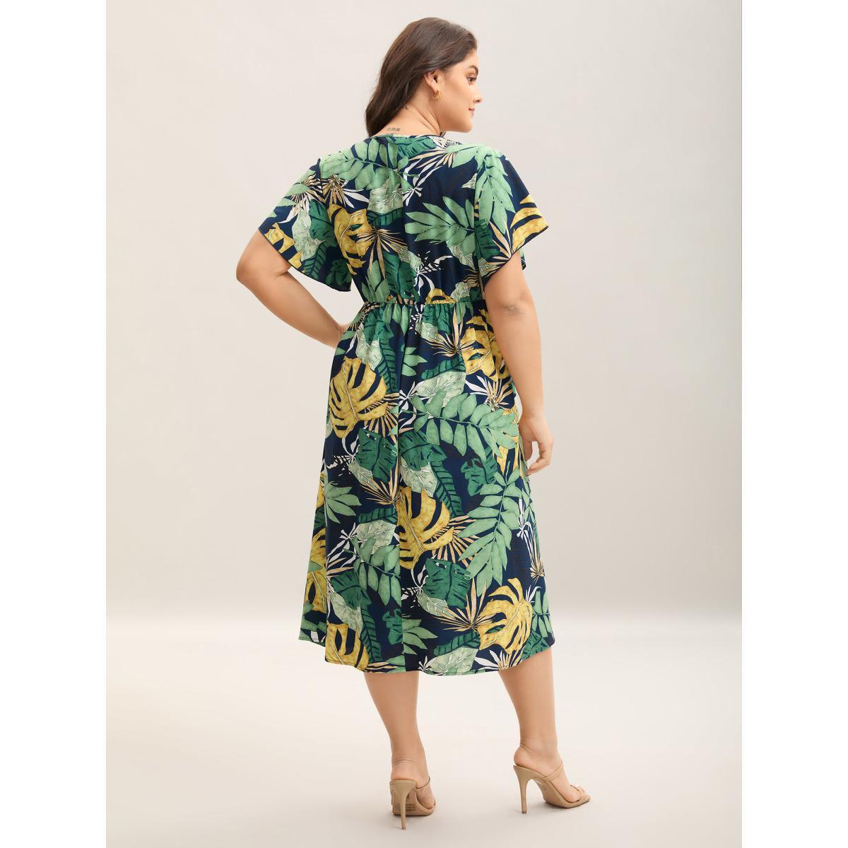 Plus Size Breezy Tropical Print Pockets Midi Dress DarkBlue Women Overlap Collar Short sleeve Curvy BloomChic 22-24/3X Product Image