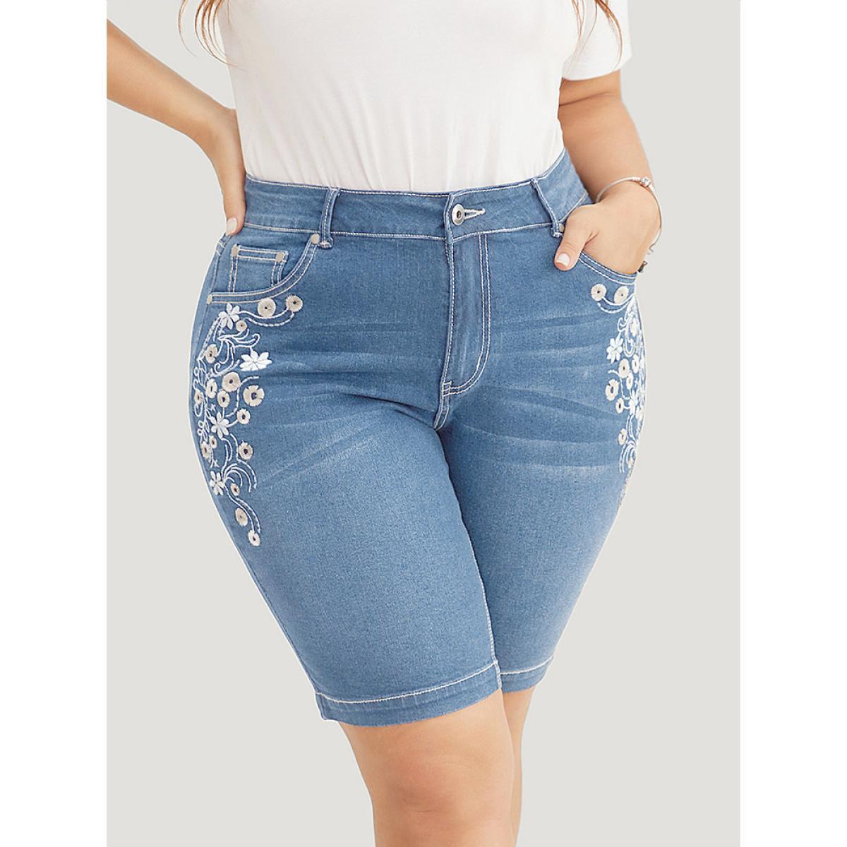 Plus Size Very Stretchy High Rise Dark Wash Floral Embroidered Denim Shorts Women LightBlue High stretch Everyday Slanted pocket Casual Denim Shorts BloomChic 18/2X Product Image