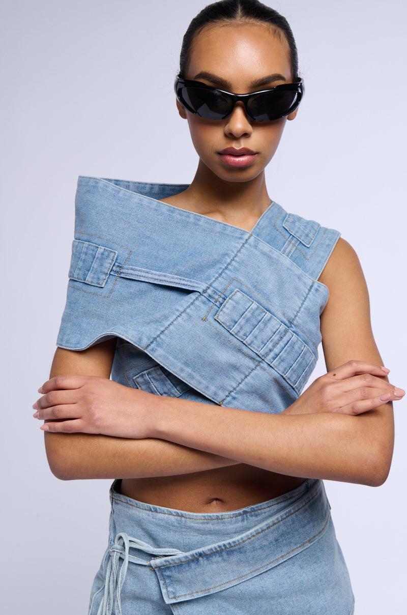 NO SHOW CROP DENIM VEST TOP Product Image