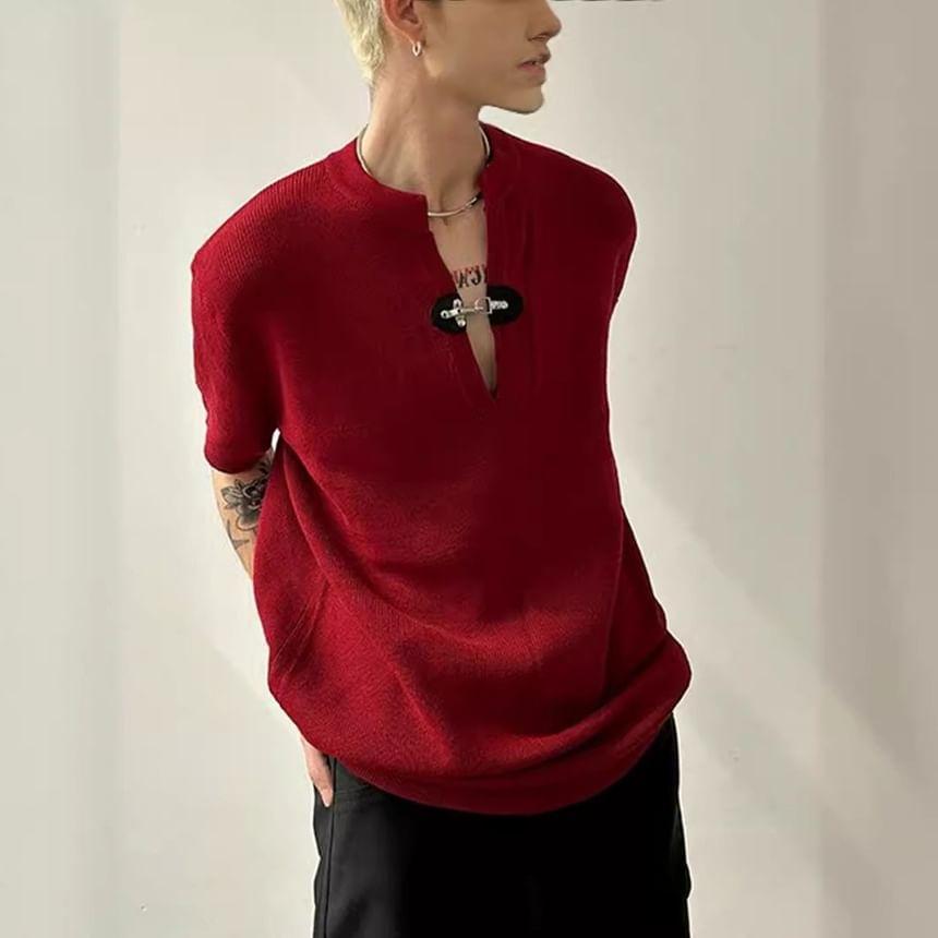 Short Sleeve Notch Neck Plain Buckle Knit Top Product Image