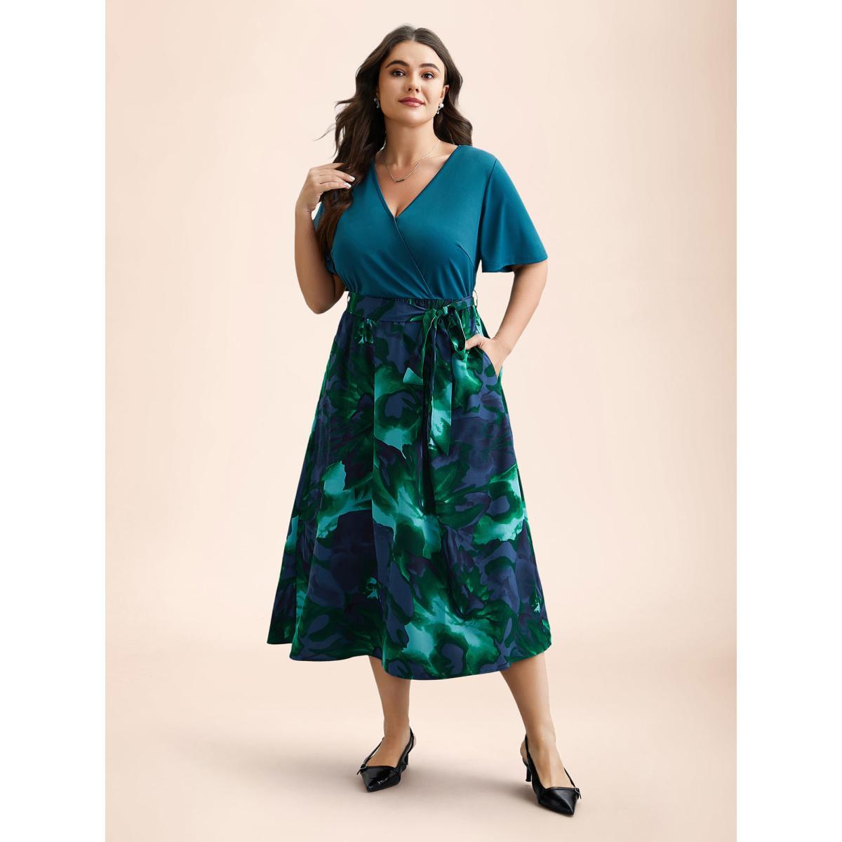 Plus Size Tropical Print Wrap Neck Waist-Tie Dress Emerald Women Elegant Belted Knit Dresses Bloomchic 14-16/1X Product Image