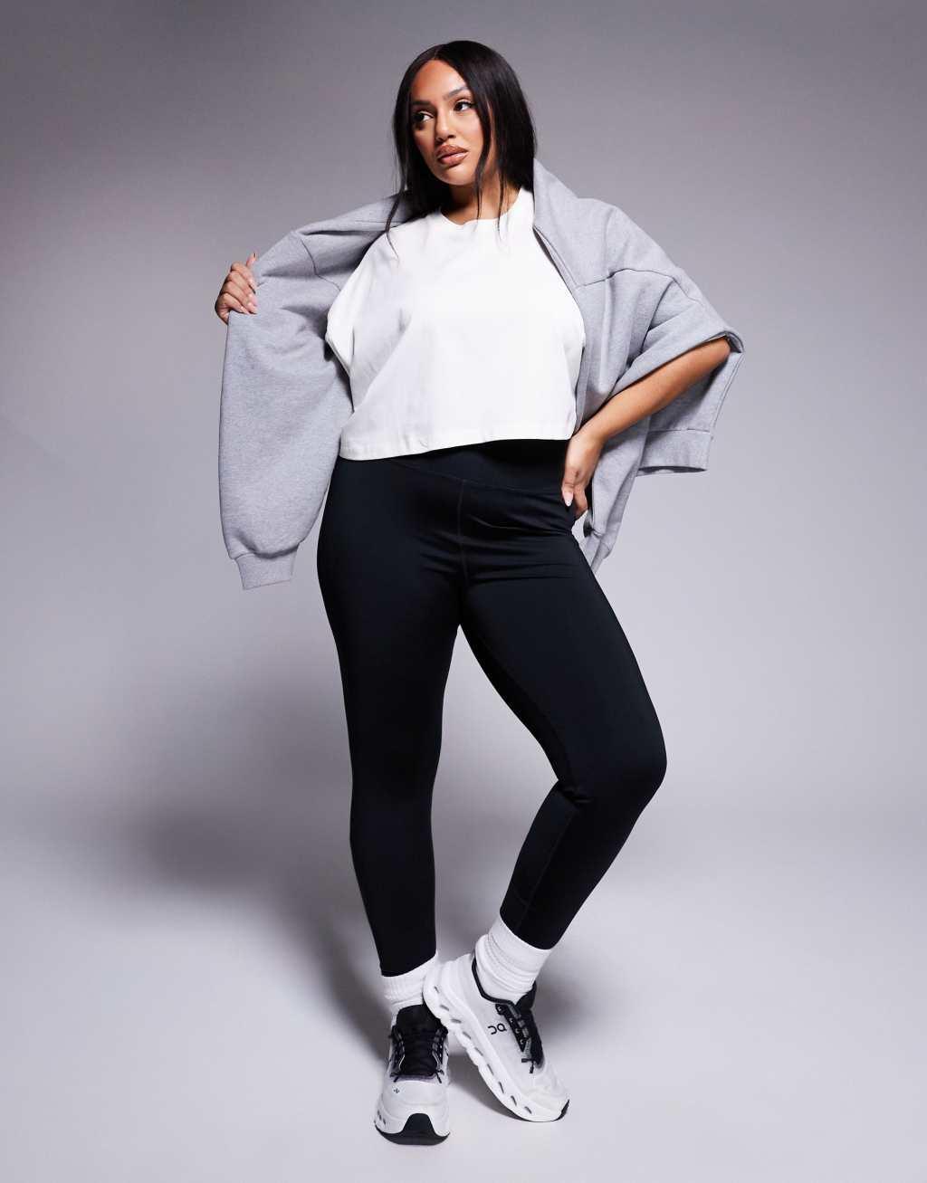4505 Curve Icon heavyweight cotton cropped t-shirt with quick dry finish in off white  Product Image