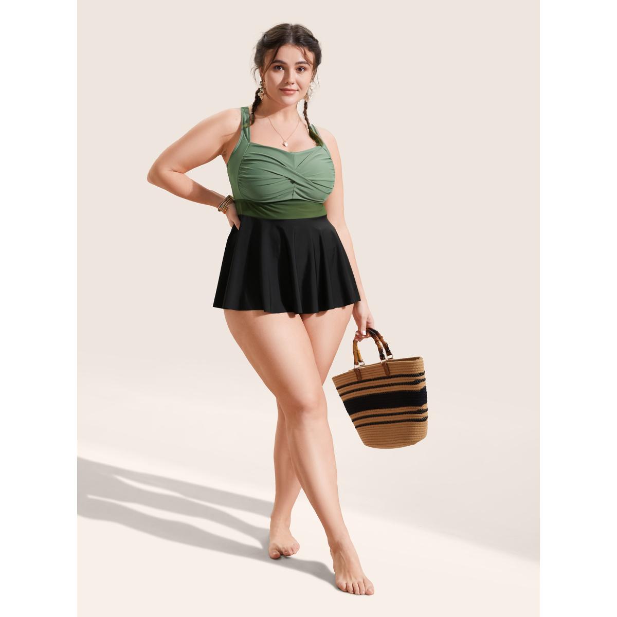 Plus Size Crossover Patchwork Heart Neckline Swim Top Women's Swimwear ArmyGreen Beach Twist High stretch Bodycon Heart neckline Curve Swim Tops BloomChic 18-20/2X Product Image