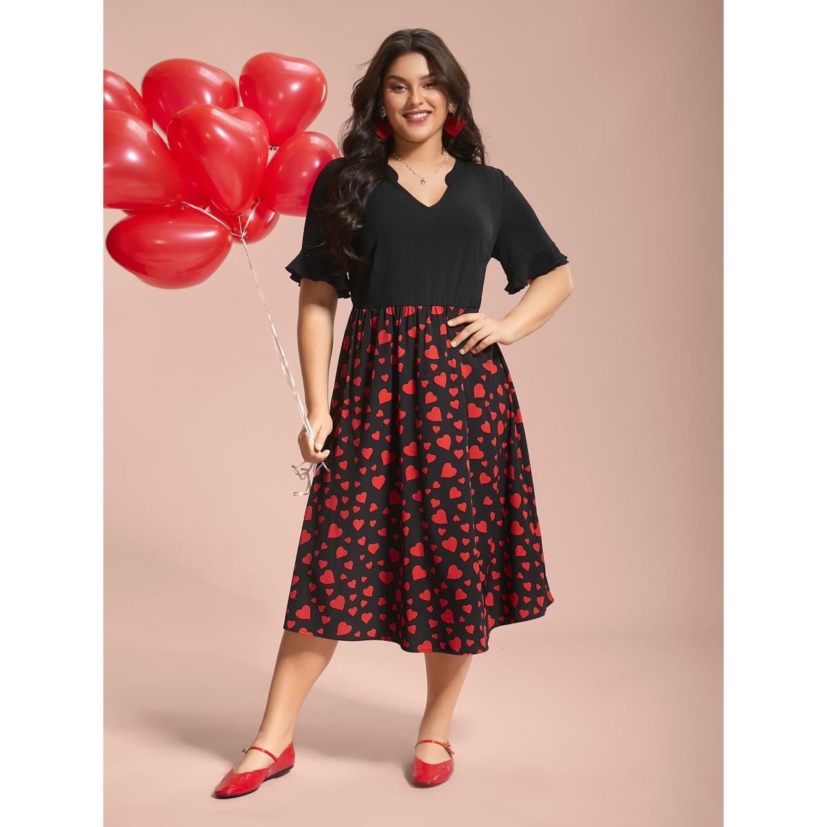 Plus Size Contrast Heart Pattern Notched Collar Dress Black Women Elegant Patchwork Notched collar Short sleeve Curvy BloomChic 22-24/3X Product Image