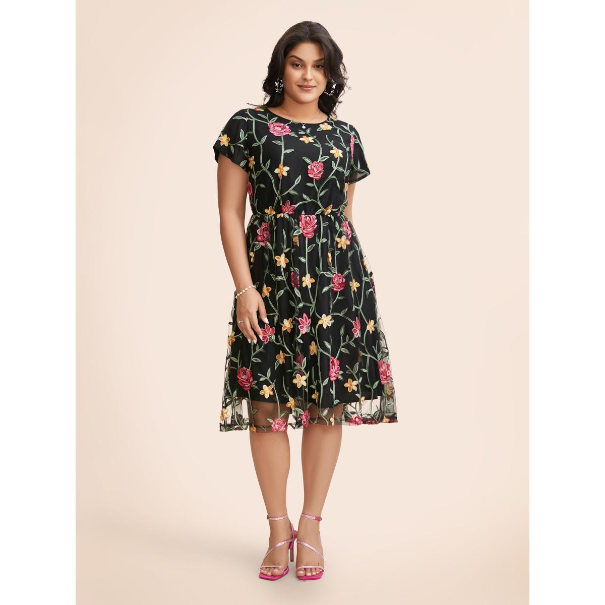 Plus Size Floral Embroidered Mesh Backless Dress Black Women Formal Texture Round Neck Cap Sleeve Curvy BloomChic 26/4X Product Image