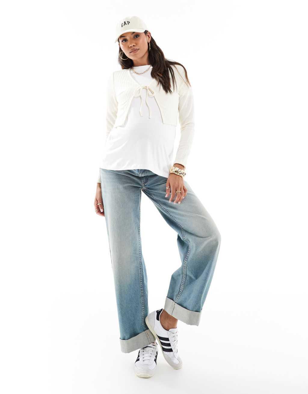 Mamalicious Maternity cropped ribbed cardigan in cream Product Image