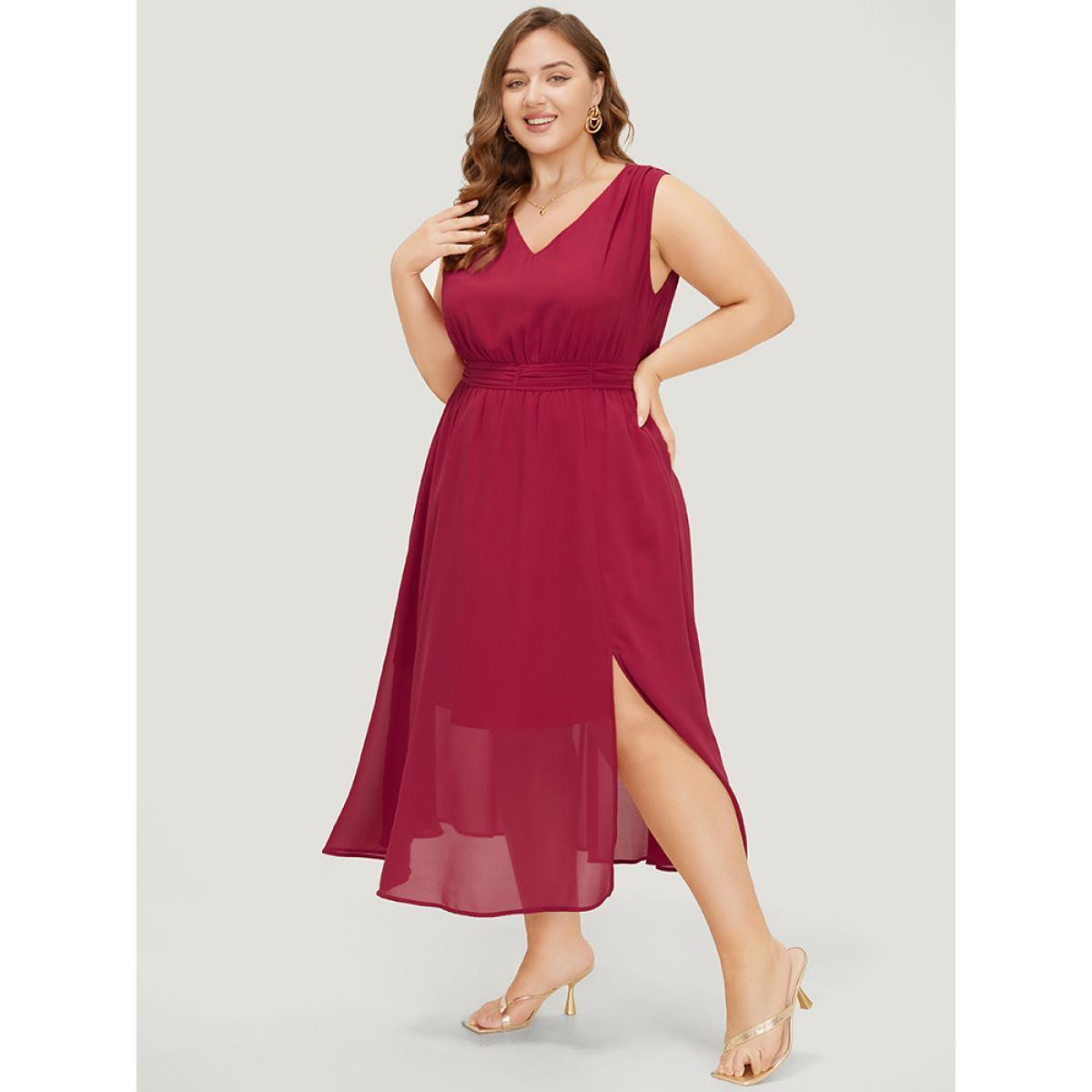 Plus Size Plain Split Hem Pocket Ruched Tank Dress RedViolet Women Glamour Lined V-neck Sleeveless Curvy Midi Dress BloomChic 12/L Product Image