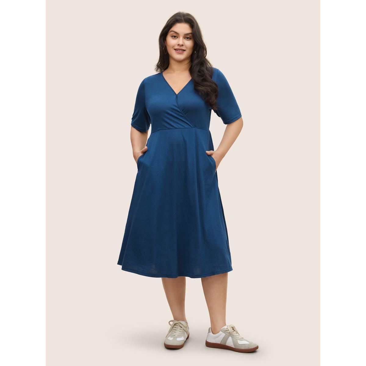 Plus Size Supersoft Essentials Plain Surplice Neck Pocket Dress DarkBlue Women Basics Non Overlap Collar Short sleeve Curvy Midi Dress BloomChic 26/4X Product Image