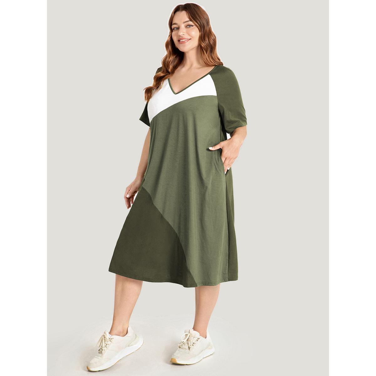 Plus Size Colorblock Contrast Pocket Raglan Sleeve Dress ArmyGreen Women Casual Contrast V-neck Short sleeve Curvy Knee Dress BloomChic 30/6X Product Image