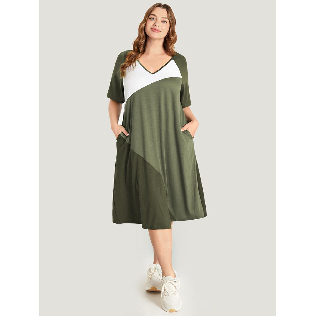 Plus Size Colorblock Contrast Pocket Raglan Sleeve Dress ArmyGreen Women Casual Contrast V-neck Short sleeve Curvy Knee Dress BloomChic 30/6X Product Image
