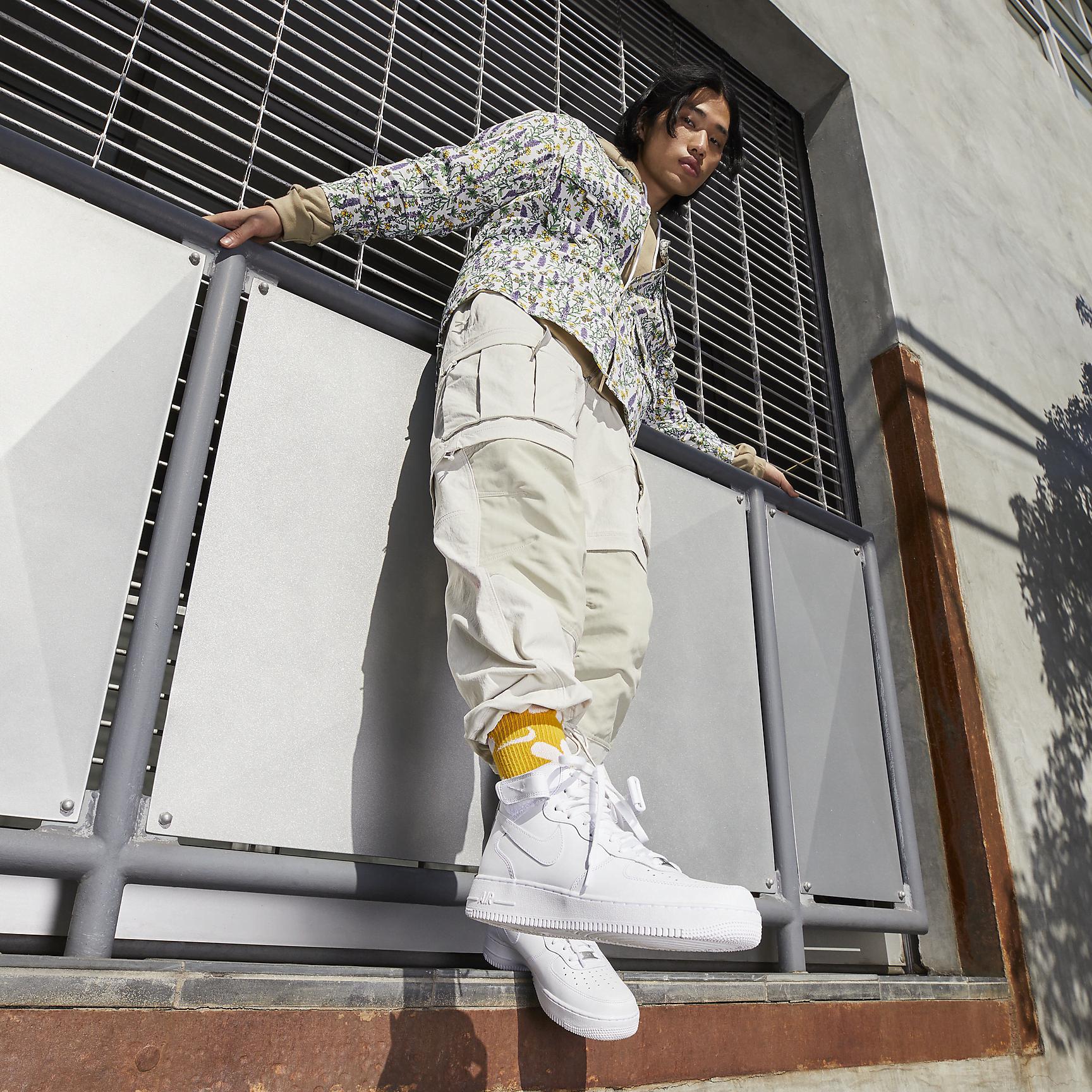 Nike Men's Air Force 1 Mid '0 Shoes Product Image