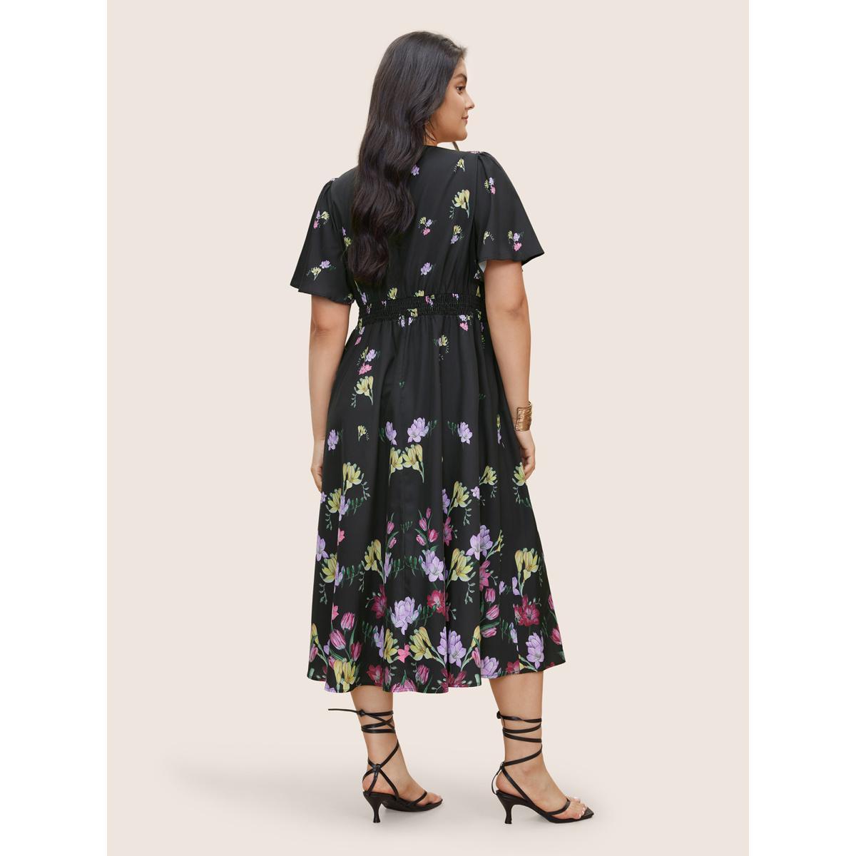 Plus Size Floral Print Shirred Pocket Ruffle Sleeve Dress Black Women Elegant Non V-neck Short sleeve Curvy Midi Dress BloomChic 30/6X Product Image
