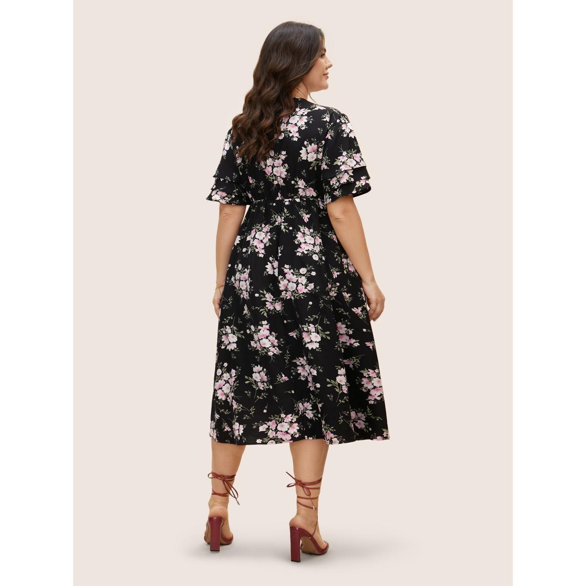 Plus Size Floral Elastic Waist Tiered Ruffle Sleeve Dress Black Women Elegant Tiered V-neck Short sleeve Curvy BloomChic 12/L Product Image