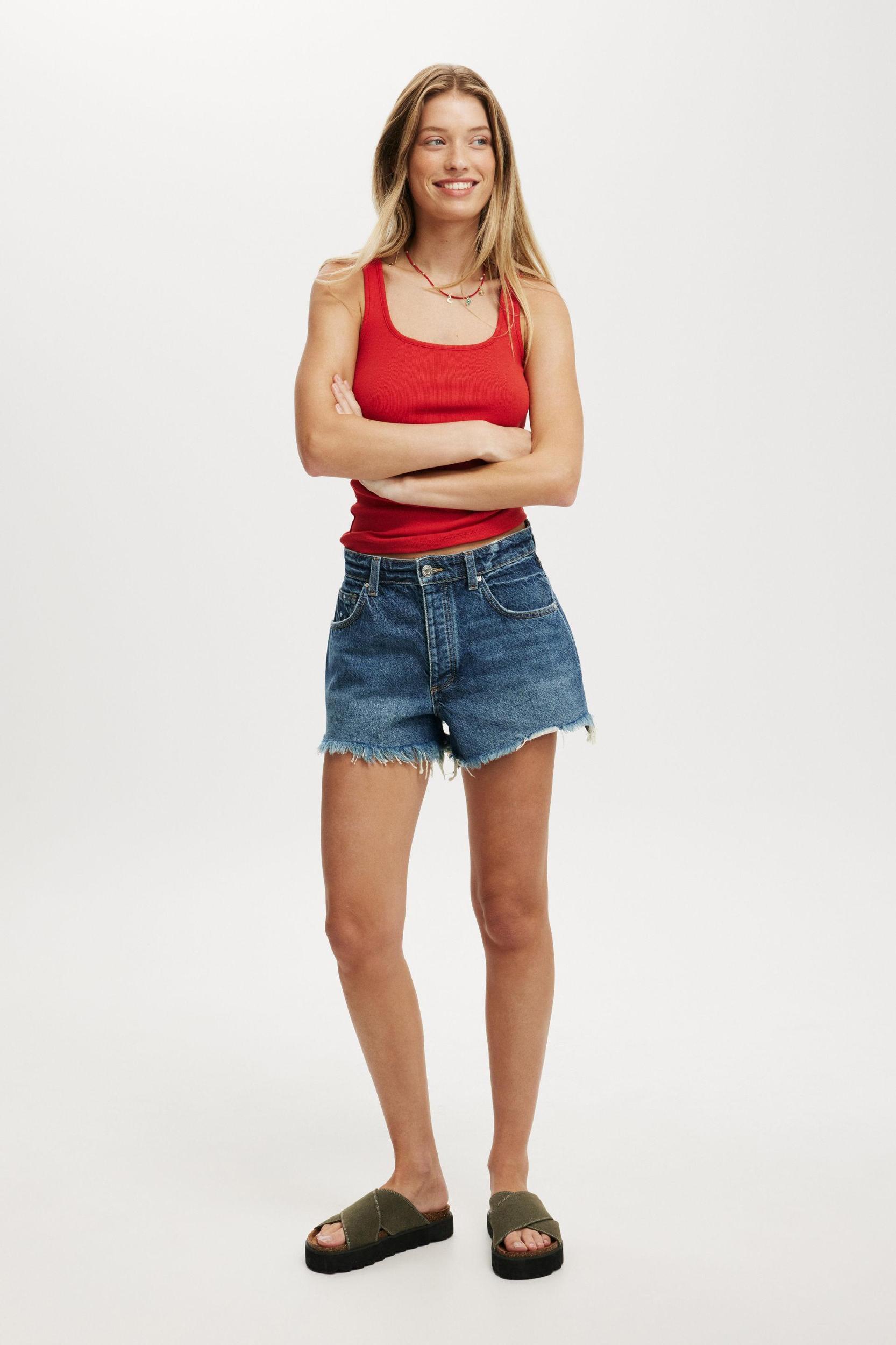 Byron Scoop Tank Product Image