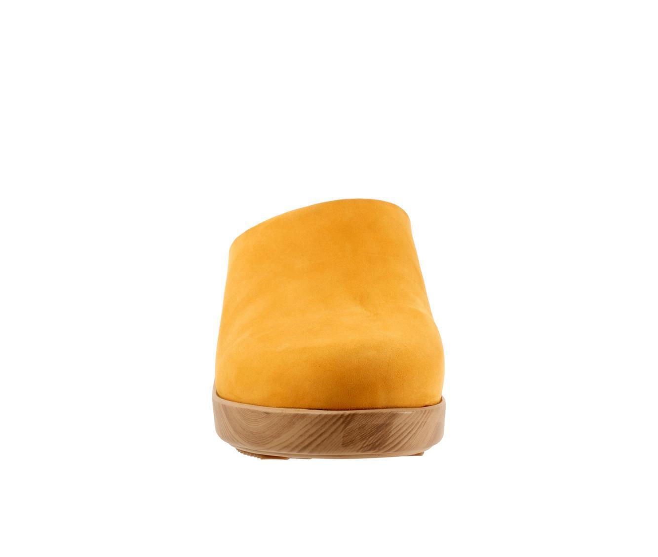 Women's Softwalk Felida Clogs Product Image