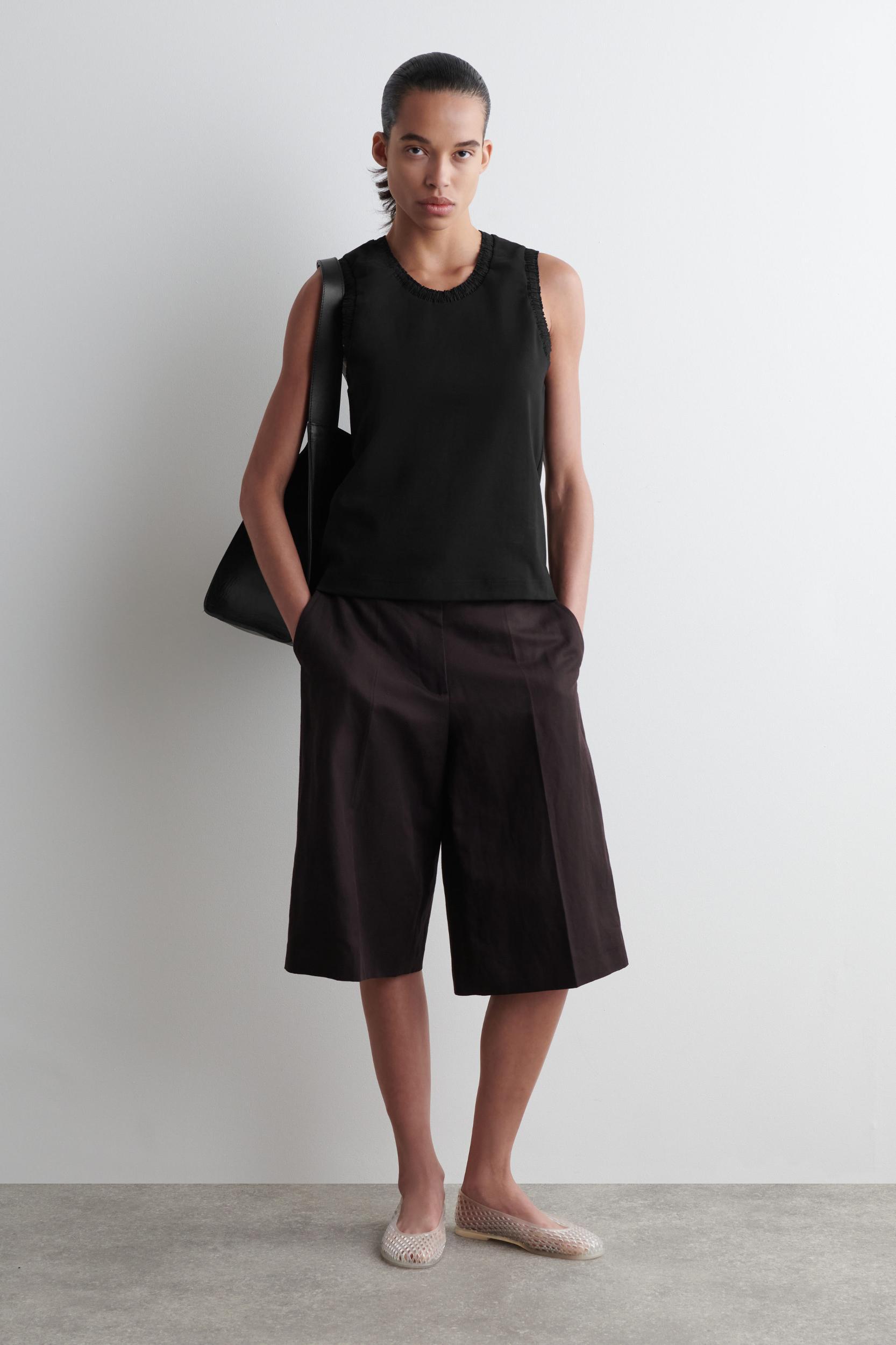 GATHERED COTTON TANK TOP Product Image