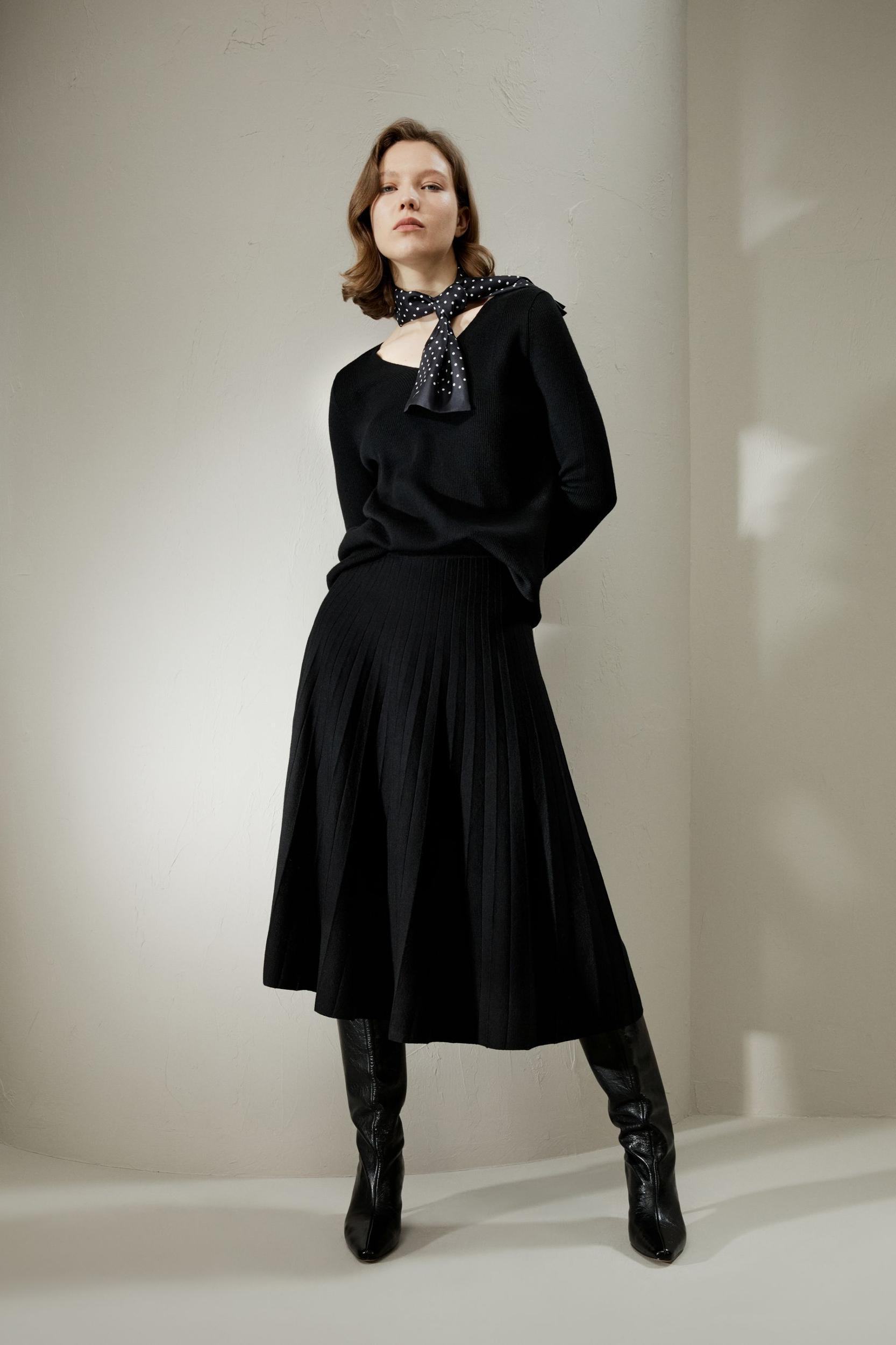 Collegiate Ultra-fine Merino Wool Skirt Product Image