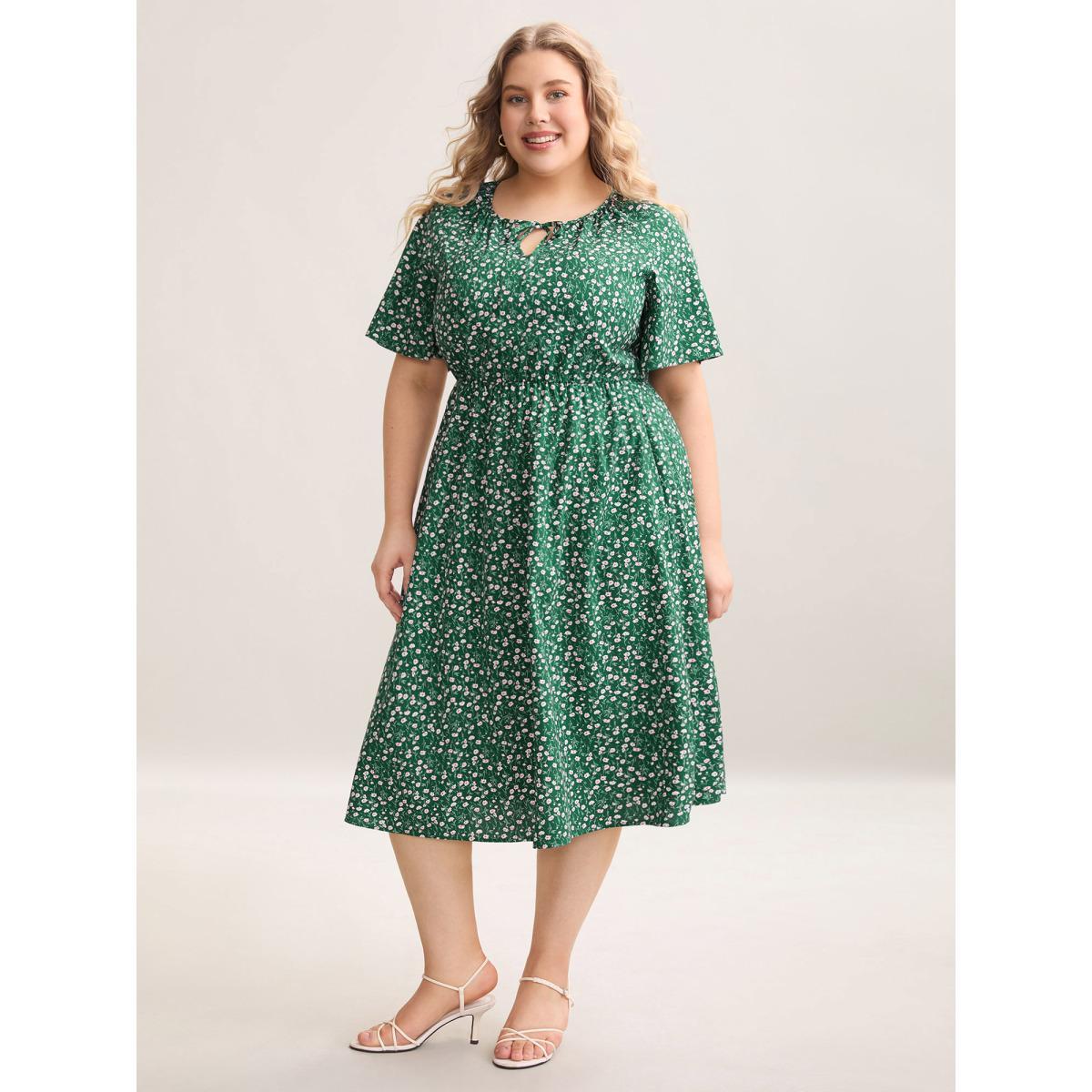 Plus Size Floral Print Split Neck Pockets Midi Dress Emerald Women Elegant Gathered Notched collar Short sleeve Curvy BloomChic 30/6X Product Image
