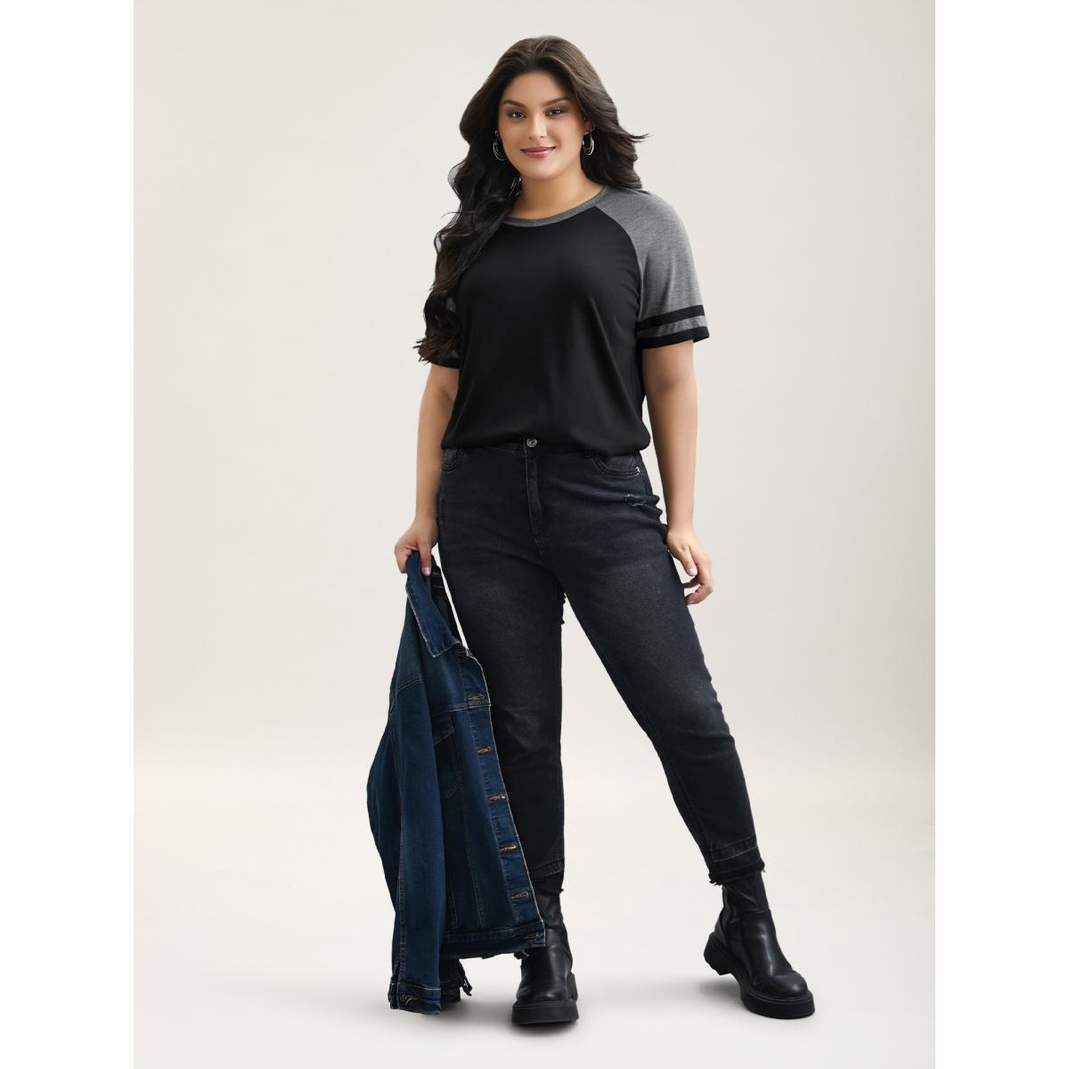 Plus Size Color Block Stretchy Raglan Sleeve T-Shirt Black Women Casual Contrast Round Neck Everyday T-shirts BloomChic 22-24/3X Product Image