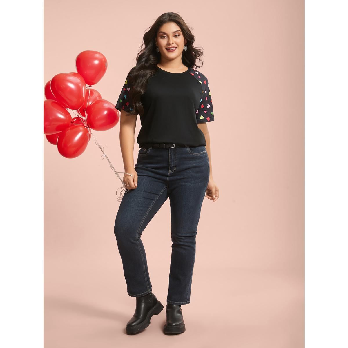 Plus Size Multi-Color Hearts Spliced Slim-Fit T-Shirt Black Women Casual Contrast Round Neck Everyday T-shirts BloomChic 22-24/3X Product Image