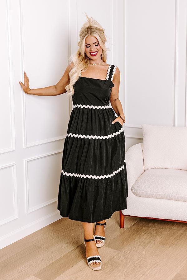 Patio Party Tiered Midi in Black Curves Product Image