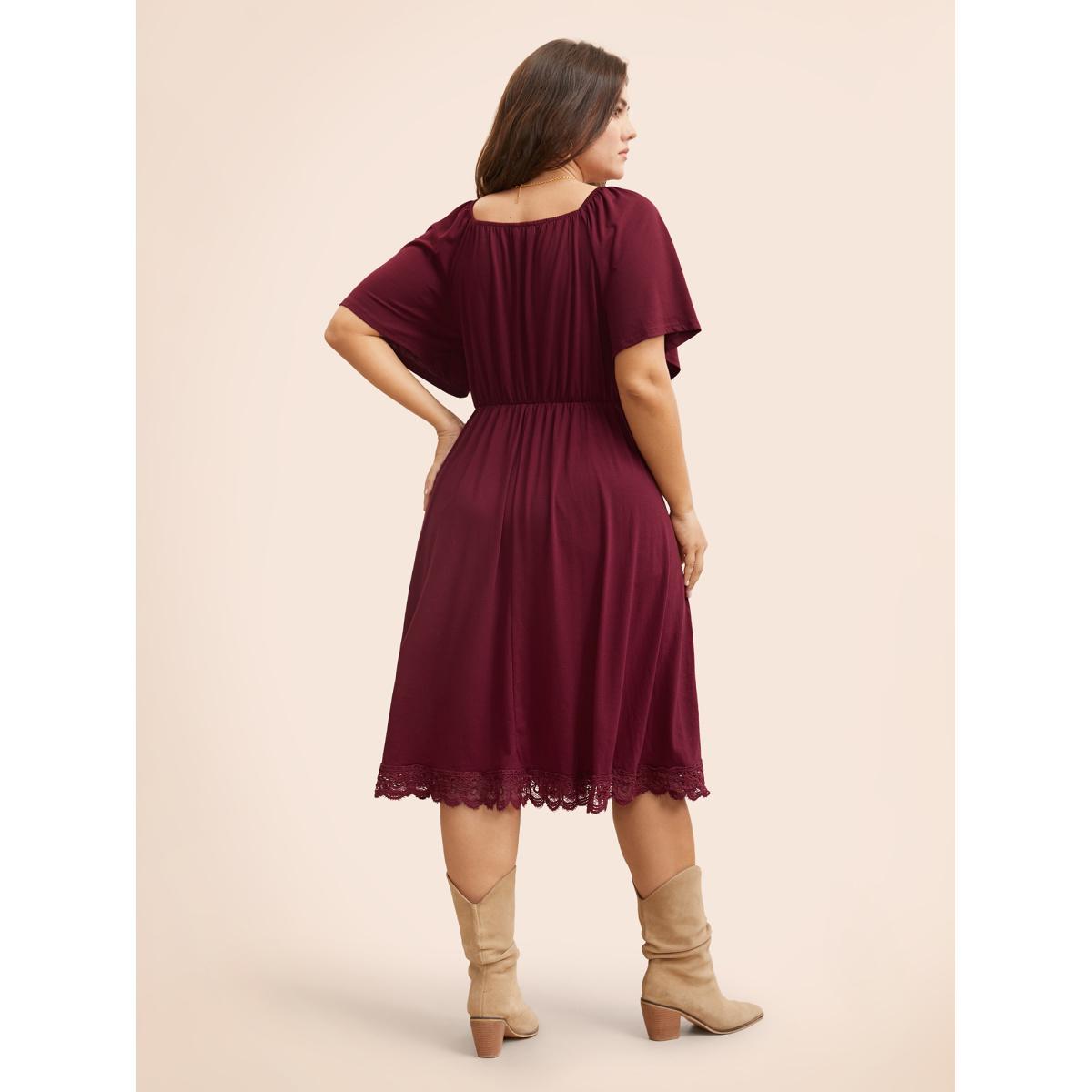 Plus Size Plain Lace Insert Gathered Square Neck Dress Green Women Office Gathered Square Neck Short sleeve Curvy Midi Dress BloomChic 28/5X Product Image