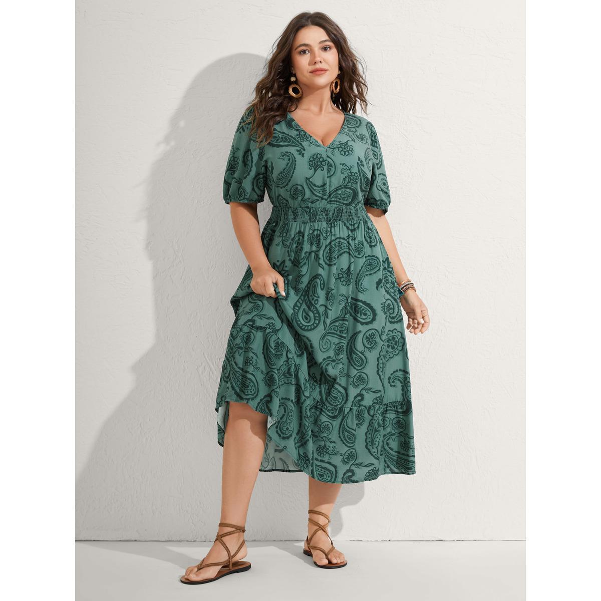Plus Size Paisley Print Shirred Waist Midi Dress Teal Women V-neck Short sleeve Curvy BloomChic 12/L Product Image