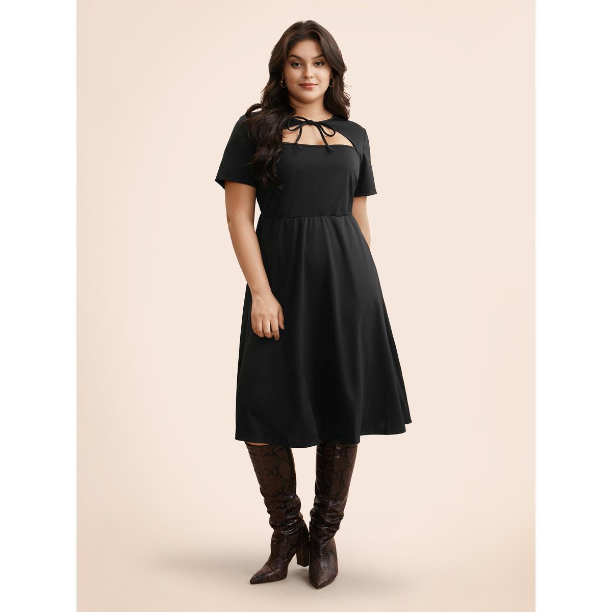 Plus Size Plain Cut Out Tie Knot Dress Black Women Casual Tie knot Round Neck Short sleeve Curvy BloomChic 22-24/3X Product Image