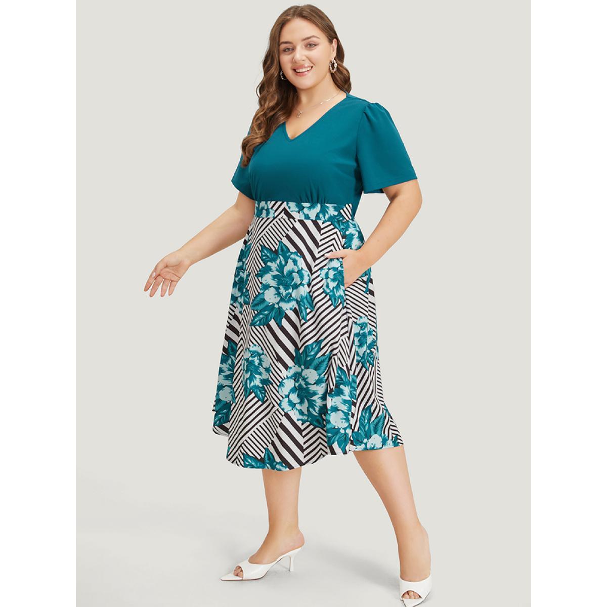 Plus Size Floral & Striped Patchwork Pocket Gathered Dress Teal Women Office Gathered V-neck Short sleeve Curvy Midi Dress BloomChic 30/6X Product Image