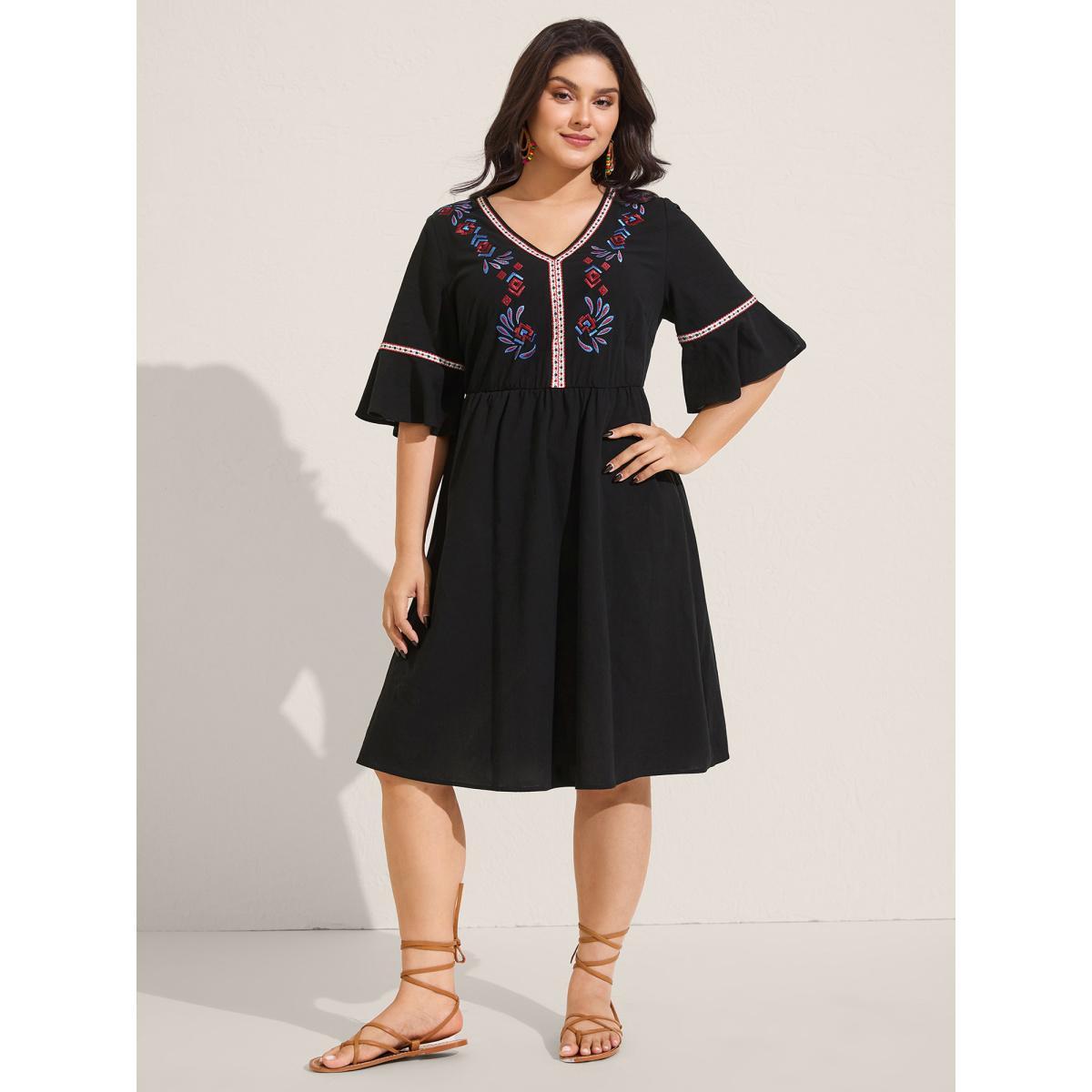 Plus Size Pure Cotton Embroidered Pockets Midi Dress Black Women V-neck Half Sleeve Curvy BloomChic 14-16/1X Product Image