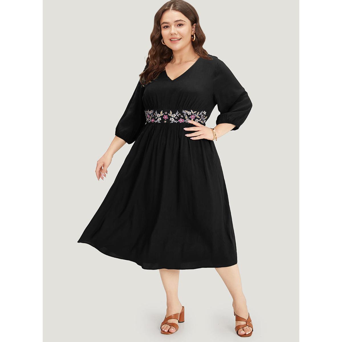 Plus Size Floral Embroidered Patchwork Pocket Elastic Cuffs Dress Indigo Women Vacation Elastic cuffs V-neck Elbow-length sleeve Curvy Midi Dress BloomChic 14-16/1X Product Image